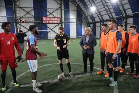 Kütahya Belediye Başkanı Mini Futbol Turnuvası Maçını İzledi